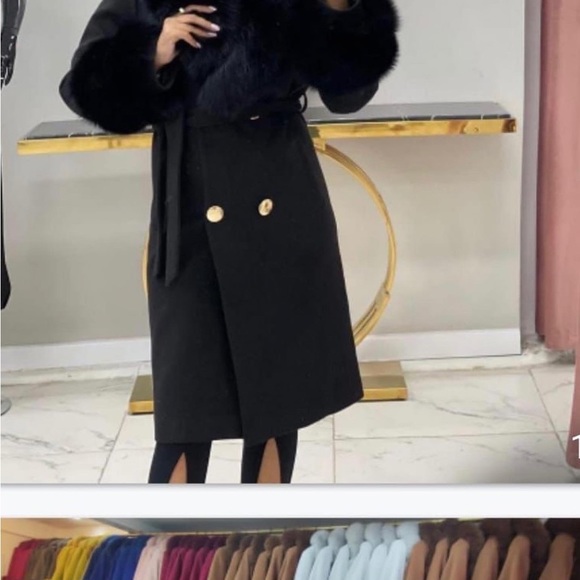 Wool coats with Fox fur - Picture 5 of 6